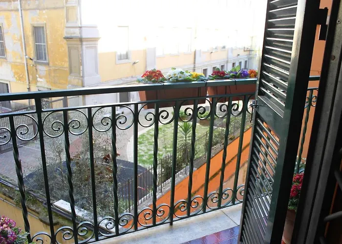 Lili & Aurora Πανσιόν 3*